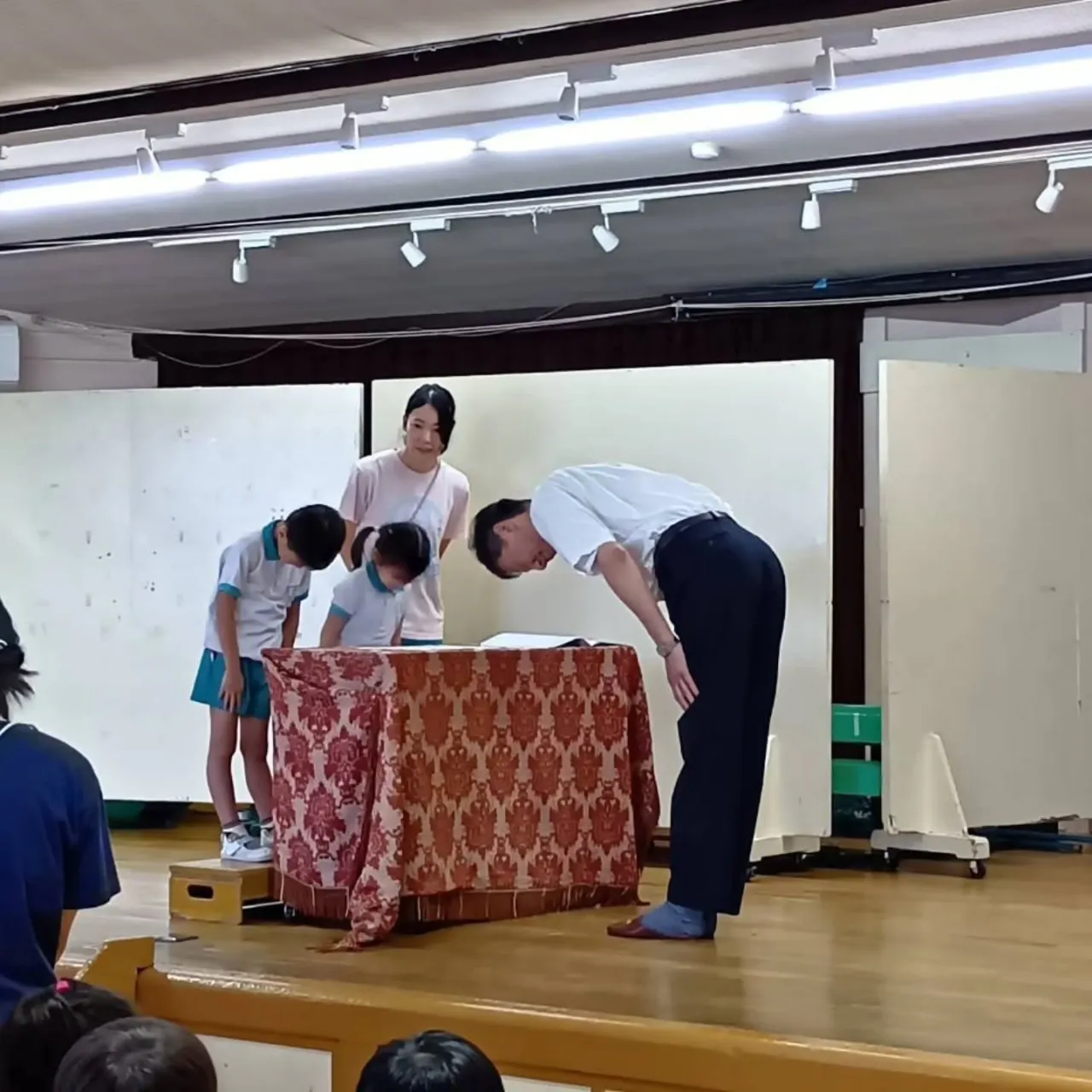 先日、福留先生が音楽の指導に来てくださいました。